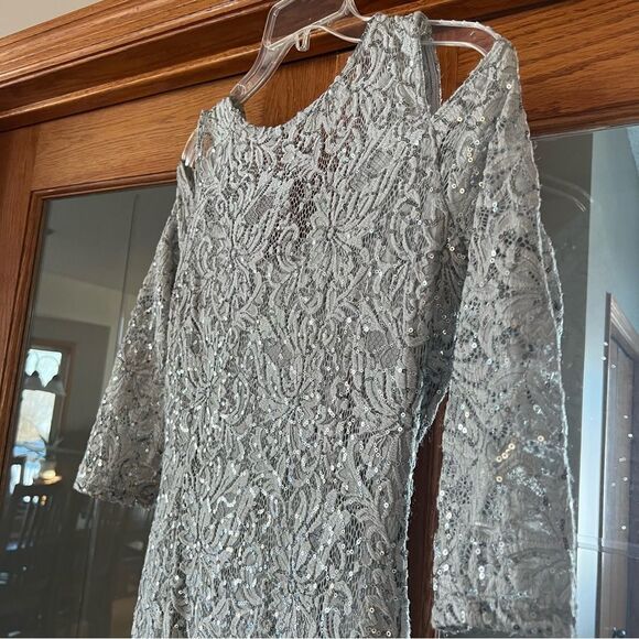 Marina Cold Shoulder Sequin Prom Dress Formal Gown Size 4 - Picture 10 of 16